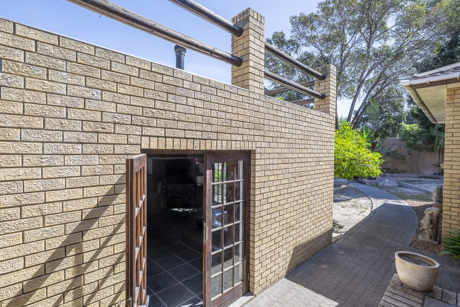 4 Bedroom Property for Sale in Protea Heights Western Cape